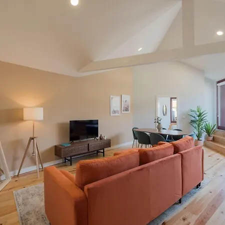 Apartment Superb Flat W/ Ac & Balcony By Lovelystay Porto