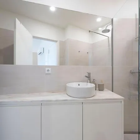 Superb Flat W/ Ac & Balcony By Lovelystay Porto